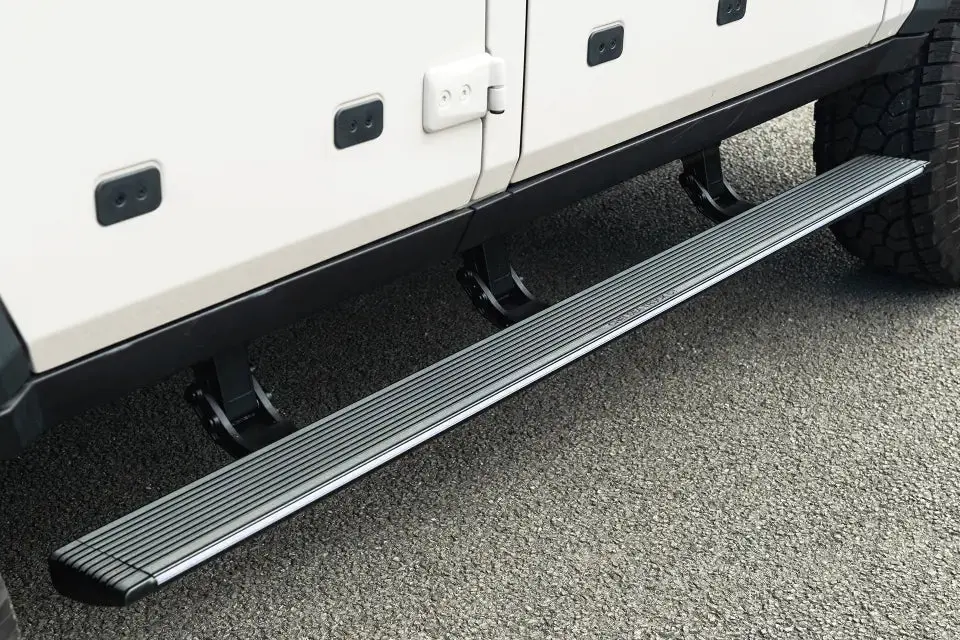 Ineos Grenadier (2023 Onwards) Electric Side Steps With Led Light Strips 1