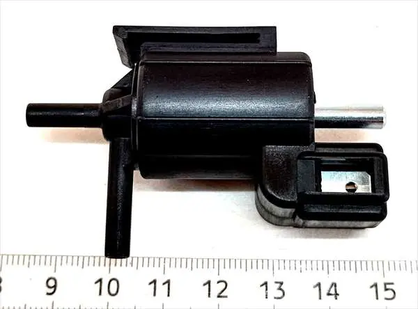 エブリィ用 バルブアッシ3ウェイソレノイドキャリィ/エブリィ 18117-60H80 スズキ純正部品 1