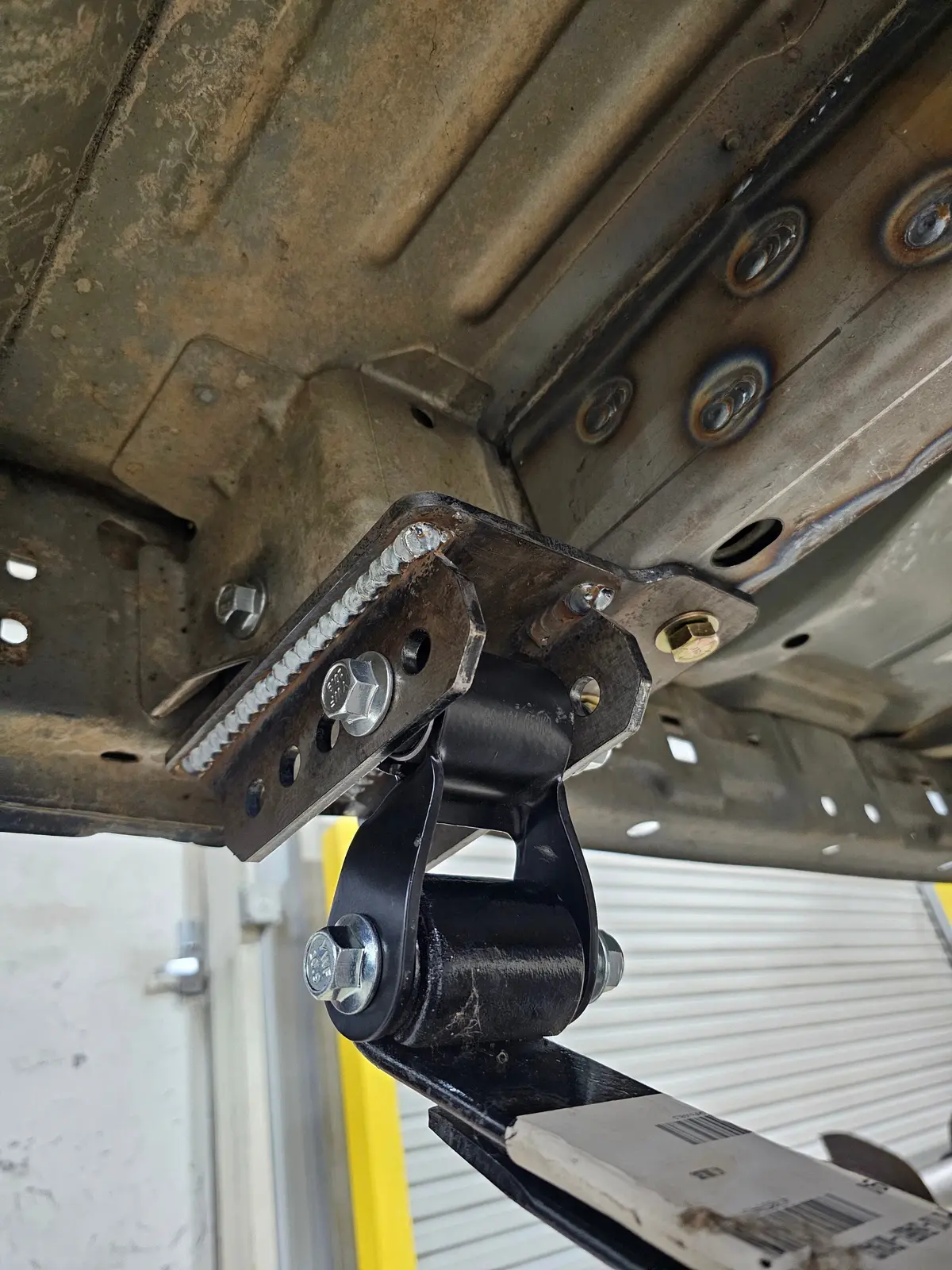 Shackle Relocation Brackets - Jeep Xj 2
