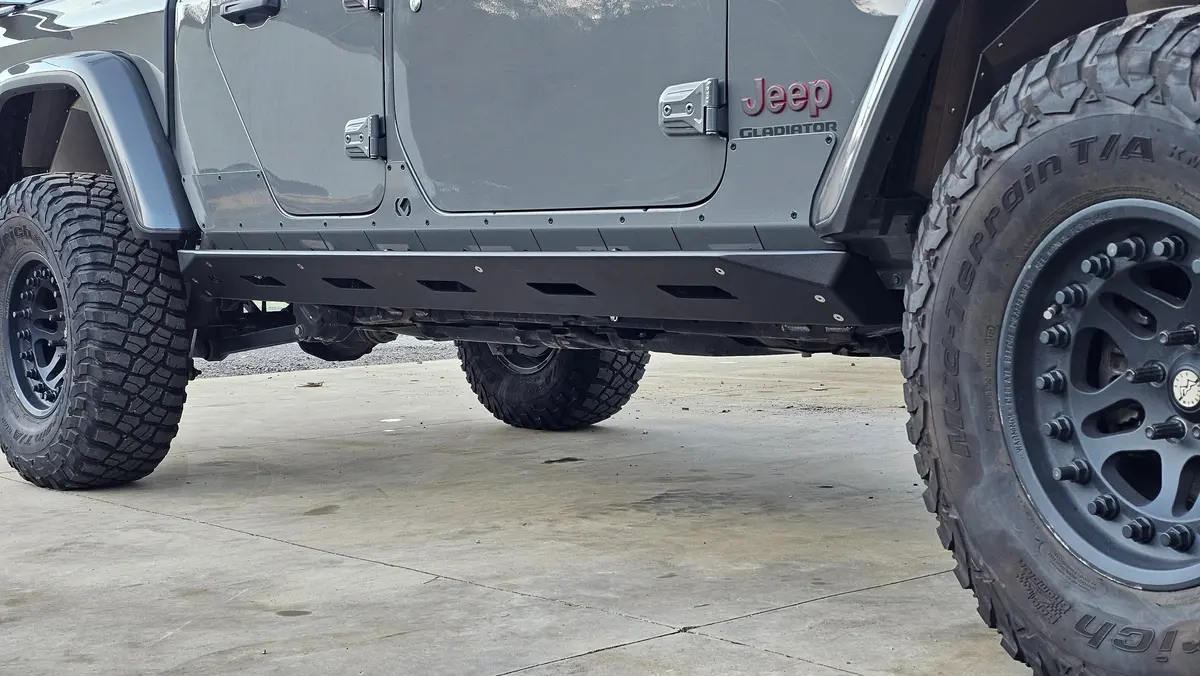 Jeep Gladiator Rocker Guards With Step 1