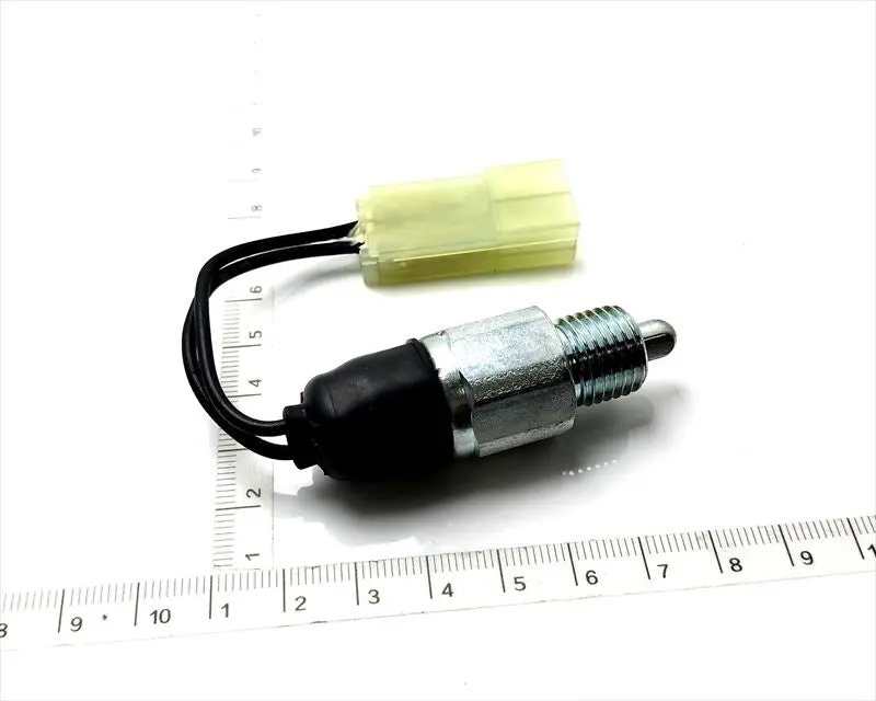 スカイライン用 バックランプスイッチのみ 32005-K106a E-Hcr32 日産純正部品 1