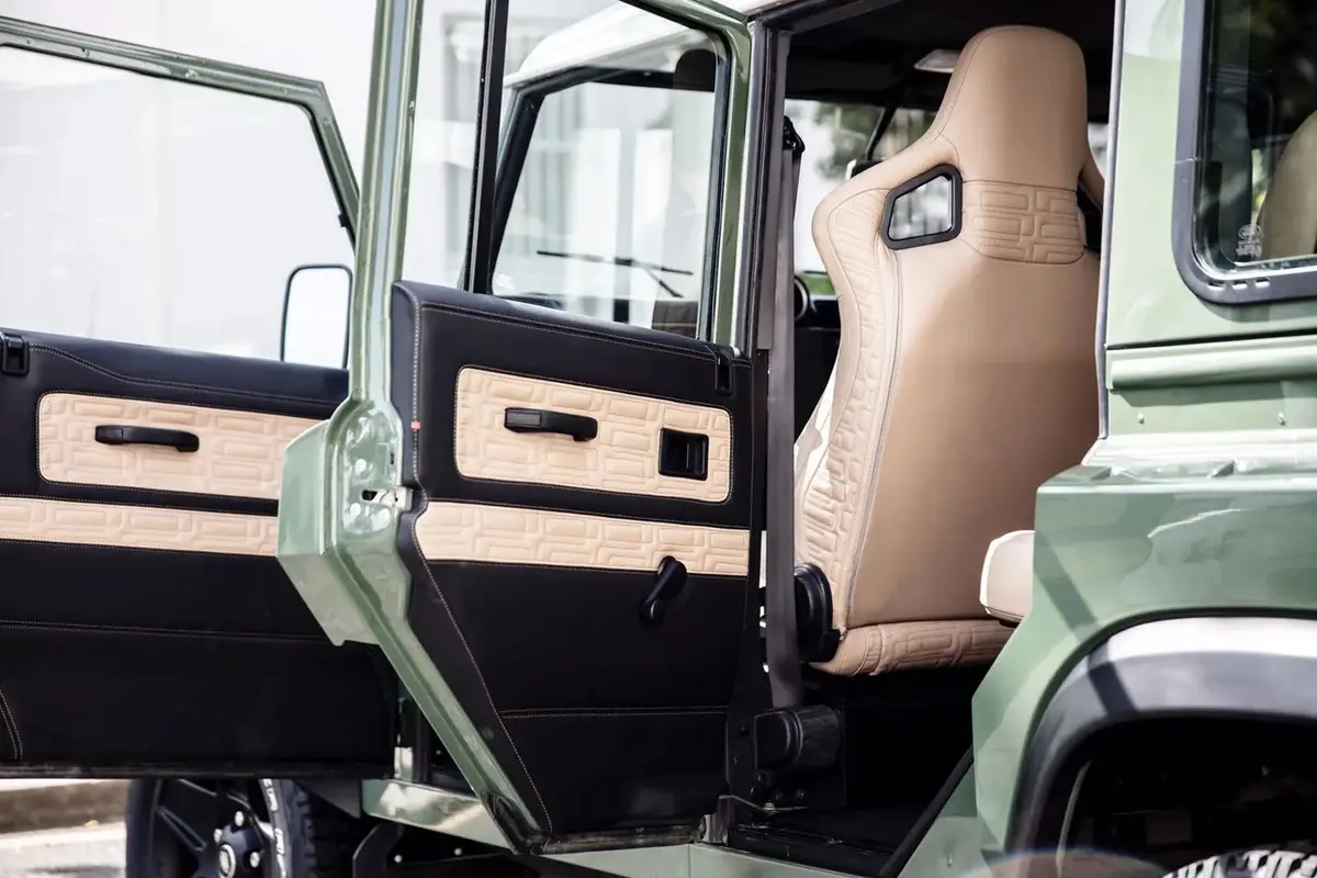 Land Rover Defender 110 (1991-2016) Door Panel Card Inserts 1