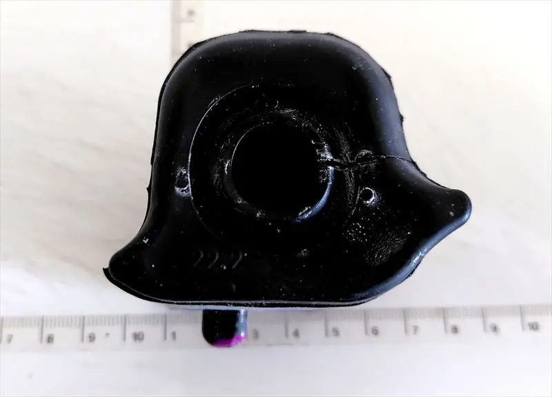 プリウス用 『フロント』スタビライザーバーブッシュ 左 48815-47020 Dla-Zvw35 トヨタ純正部品 1