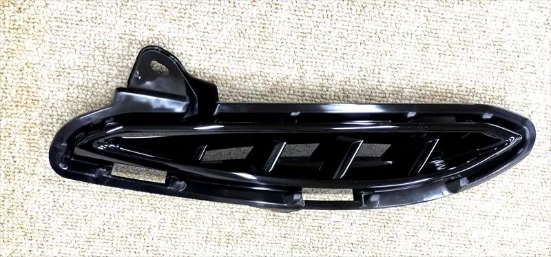ハリアー用 『フロント』バンパーホールカバーのみ 52128-48170 6La-Axup85 トヨタ純正部品 1