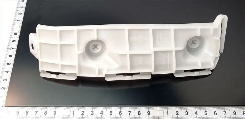 リヤバンパサイドサポートｎｏ．２Ｒｈのみ 52157-26010 ハイエース用 トヨタ純正部品 M66m 1