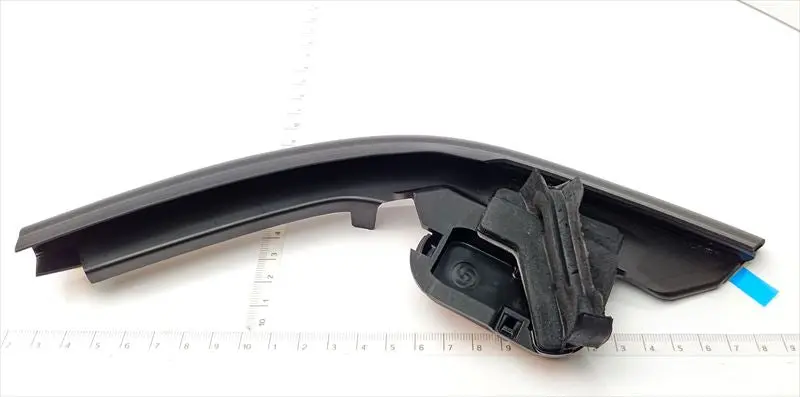 フロントサイドパネルプロテクタno.1Rhのみ 53821-26031 ハイエース用 トヨタ純正部品 M83m 1