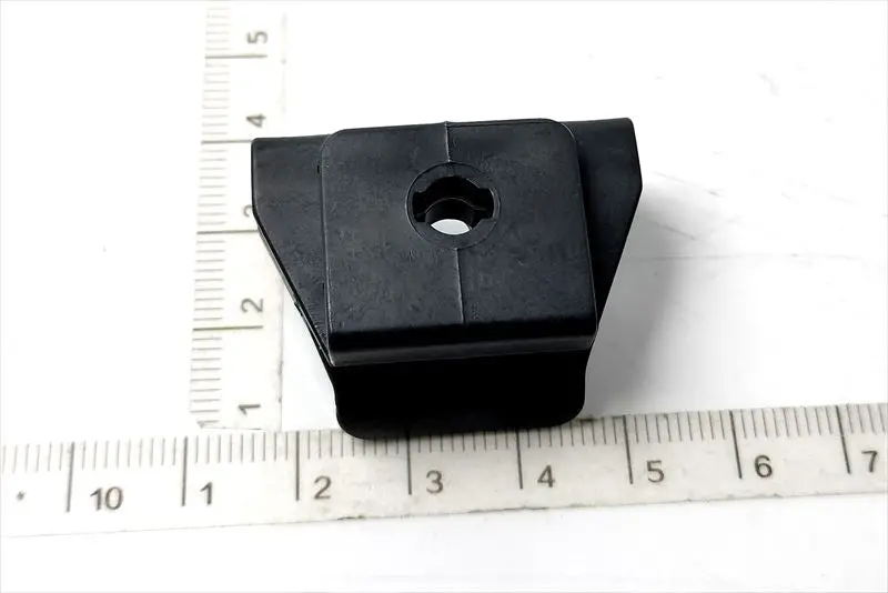フロントフェンダライナリテーナのみ 53879-58010 ブレイド　用 トヨタ純正部品 M65m 1