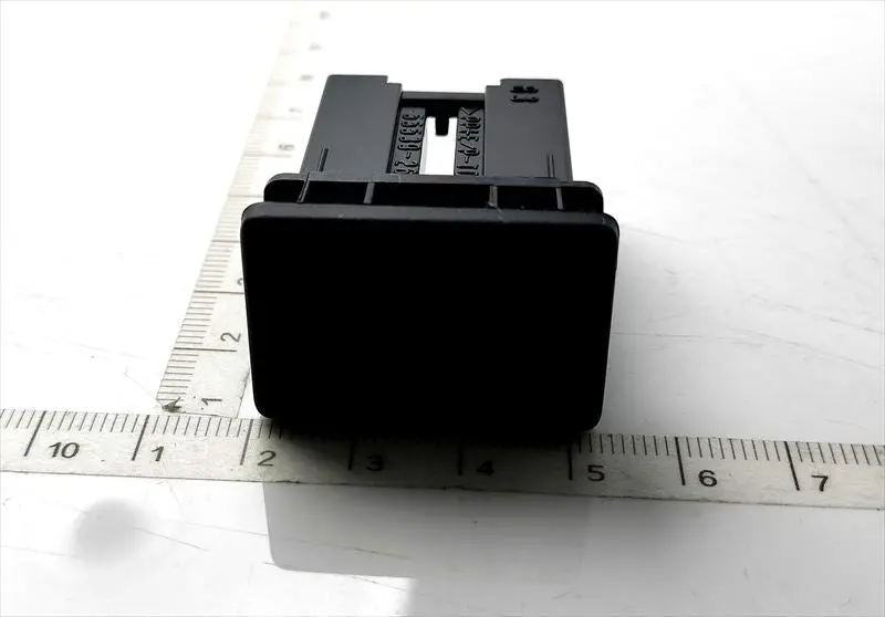 スペアスイッチホールカバーのみ 55539-26140-C0 アクア用 トヨタ純正部品 M73m 1