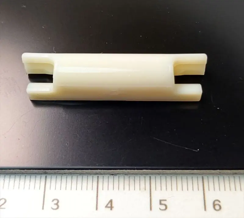 サイドゲート ロックのサイレンサのみ 左前 65679-B5030→65679B5031 トヨタ純正部品 1