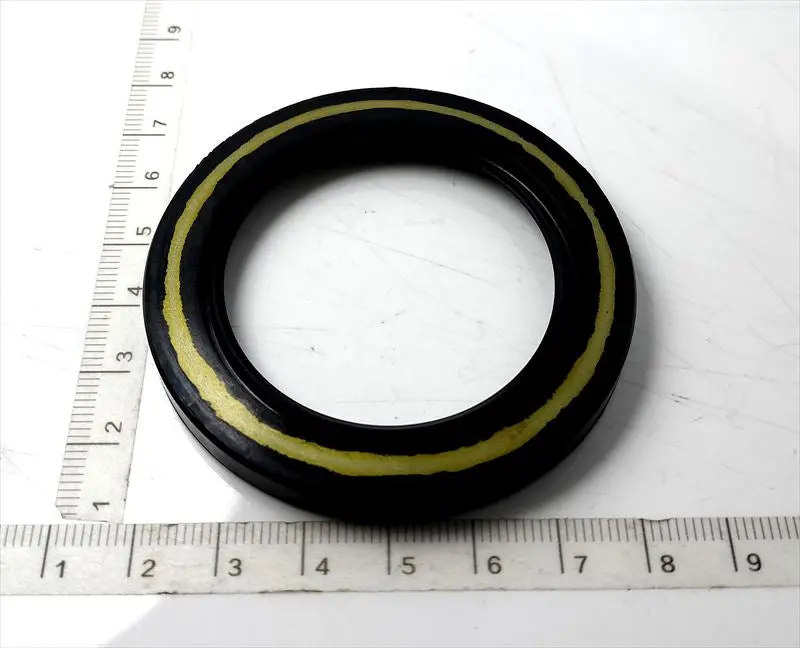 リヤ アクスル の オイル シール ■ 『図の略番 28415 のみ』 スバル純正部品 サンバー <Br>適合年式[平成01年11月～10年12月]<Br>『品番』 723034020 ^J2^ 1