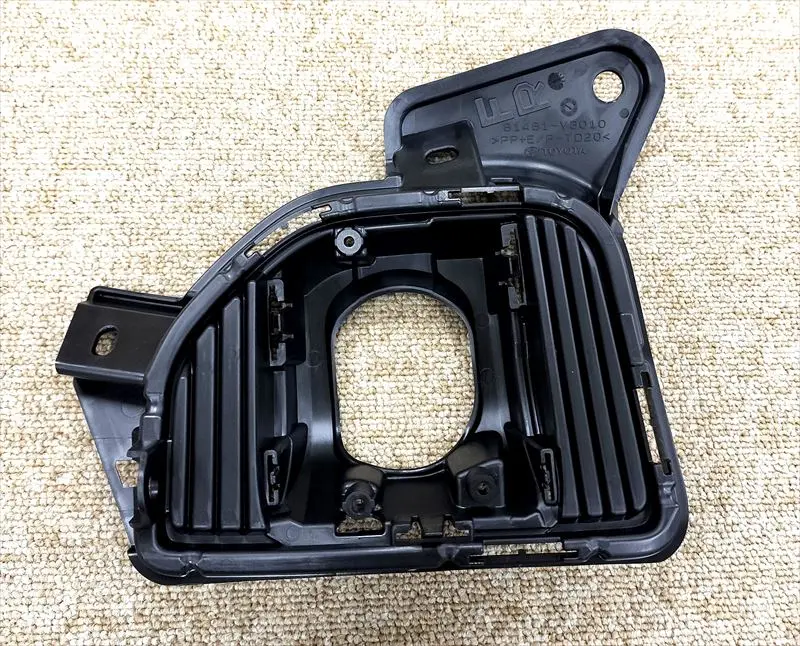 ハイエース用 フォグランプ ブラケットのみ 81481-V3010 Qdf-Gdh206v トヨタ純正部品 1
