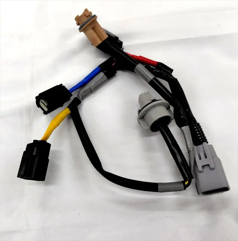 ヴォクシー用 テールランプソケット 『右側』のみ 81555-28700 Dba-Zrr80 トヨタ純正部品 1
