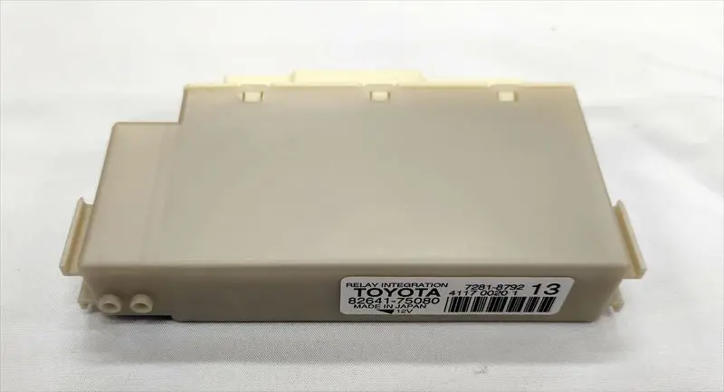 インテグレーションリレーｎｏ．１のみ 82641-75080 プリウス Plugin用 トヨタ純正部品 M133m 1