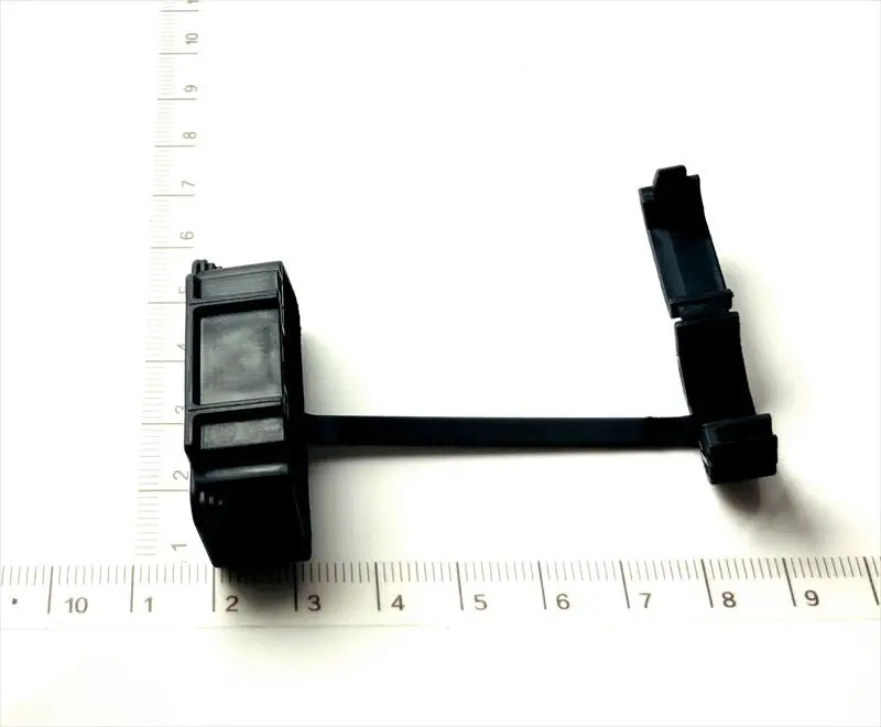 コネクタカバーのみ 82821-20330 アベンシス用 トヨタ純正部品 M131m 1