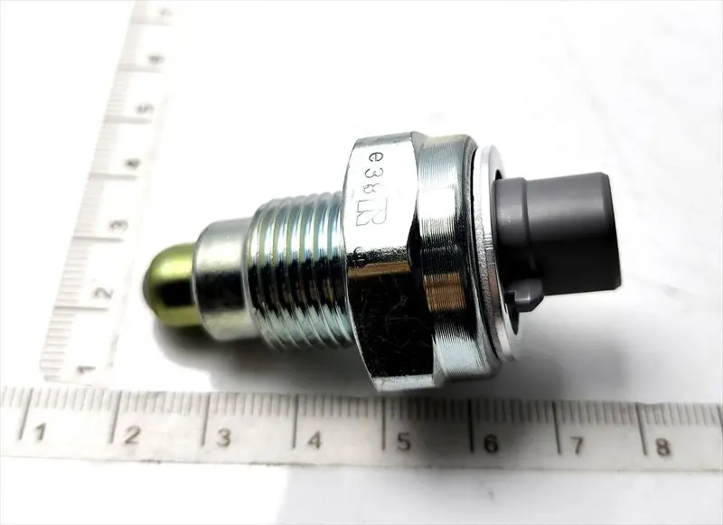 バックアップランプスイッチａｓｓｙのみ 84210-52050 ハイエース用 トヨタ純正部品 M133m 1
