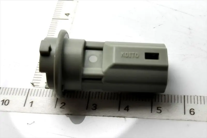 ライセンスプレートランプソケット＆ワイヤのみ 90075-99011 クラウン用 トヨタ純正部品 M124m 1