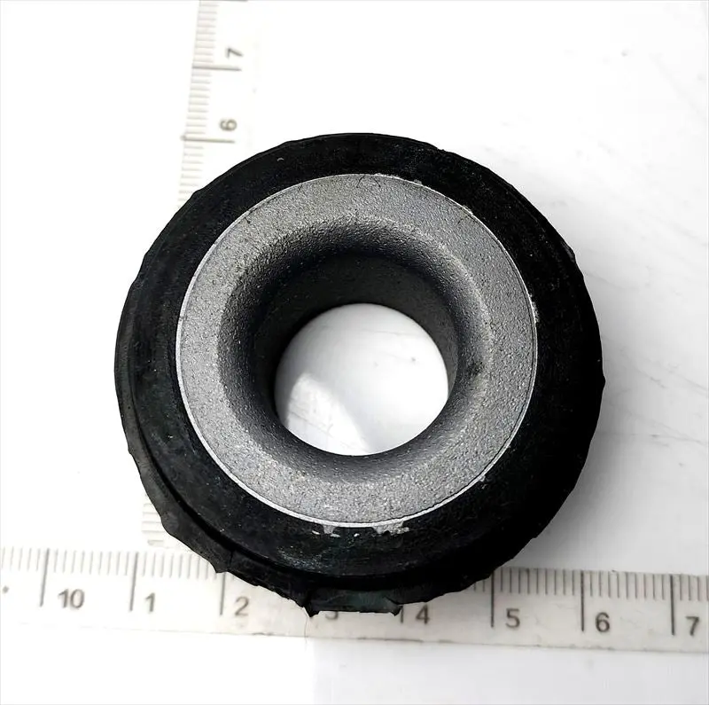 ランドクルーザープラド用 ブッシュのみ 90389-20001 Kzj78 トヨタ純正部品 1