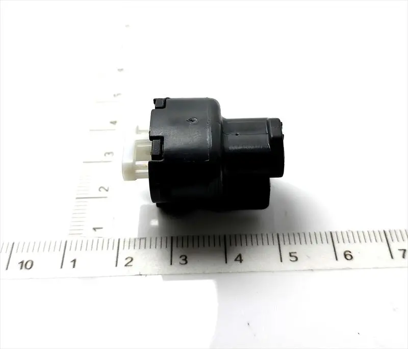 コネクターのハウジングのみ 90980-11163 トヨタ純正部品 1