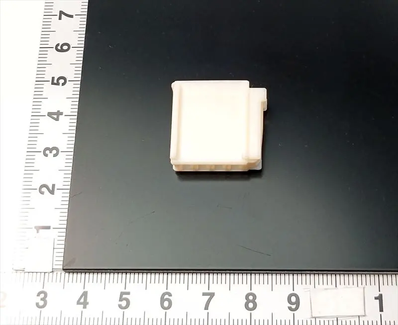 コネクターのハウジングのみ 90980-12304 トヨタ純正部品 1