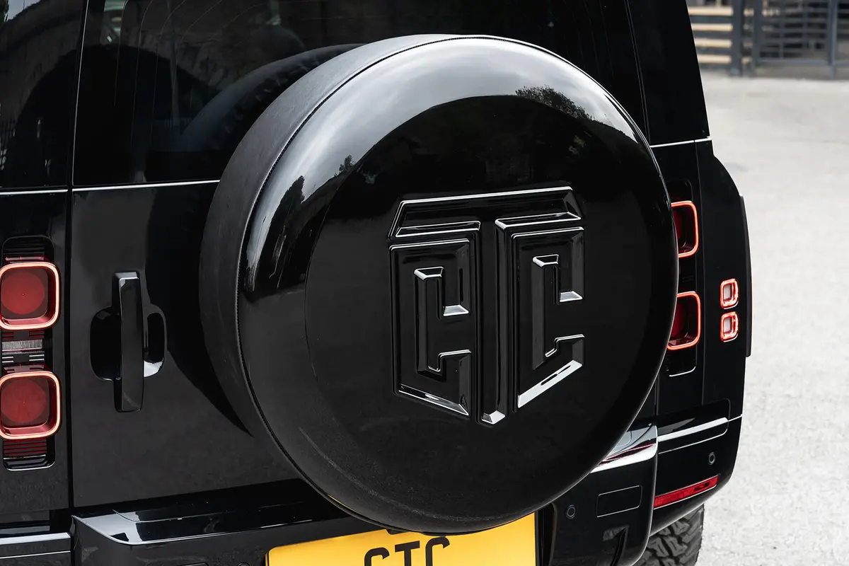 Hard Spare Wheel Cover For Land Rover Defender (2020 Onwards) - Ctc Crest 1
