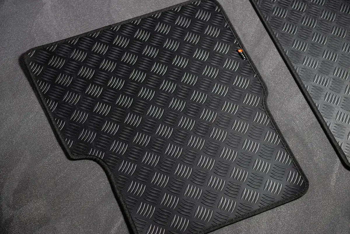 Land Rover Defender 90 (1991-2016) Chequered Rubber Floor Mats 2