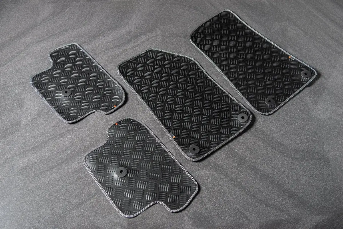 Jeep Wrangler Jl (2018 Onwards) Chequered Rubber Mats - 2 Door 1
