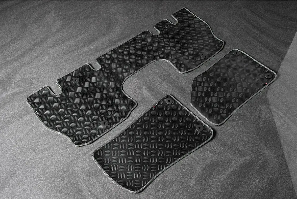 Jeep Wrangler Jl (2018 Onwards) Chequered Rubber Mats - 4 Door 1