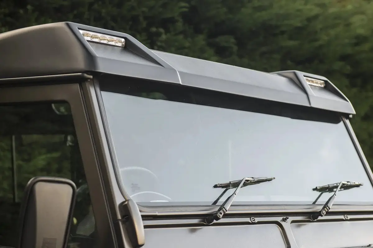Land Rover Defender (1991-2016) Front Roof Shield With Integrated Led Lights 1