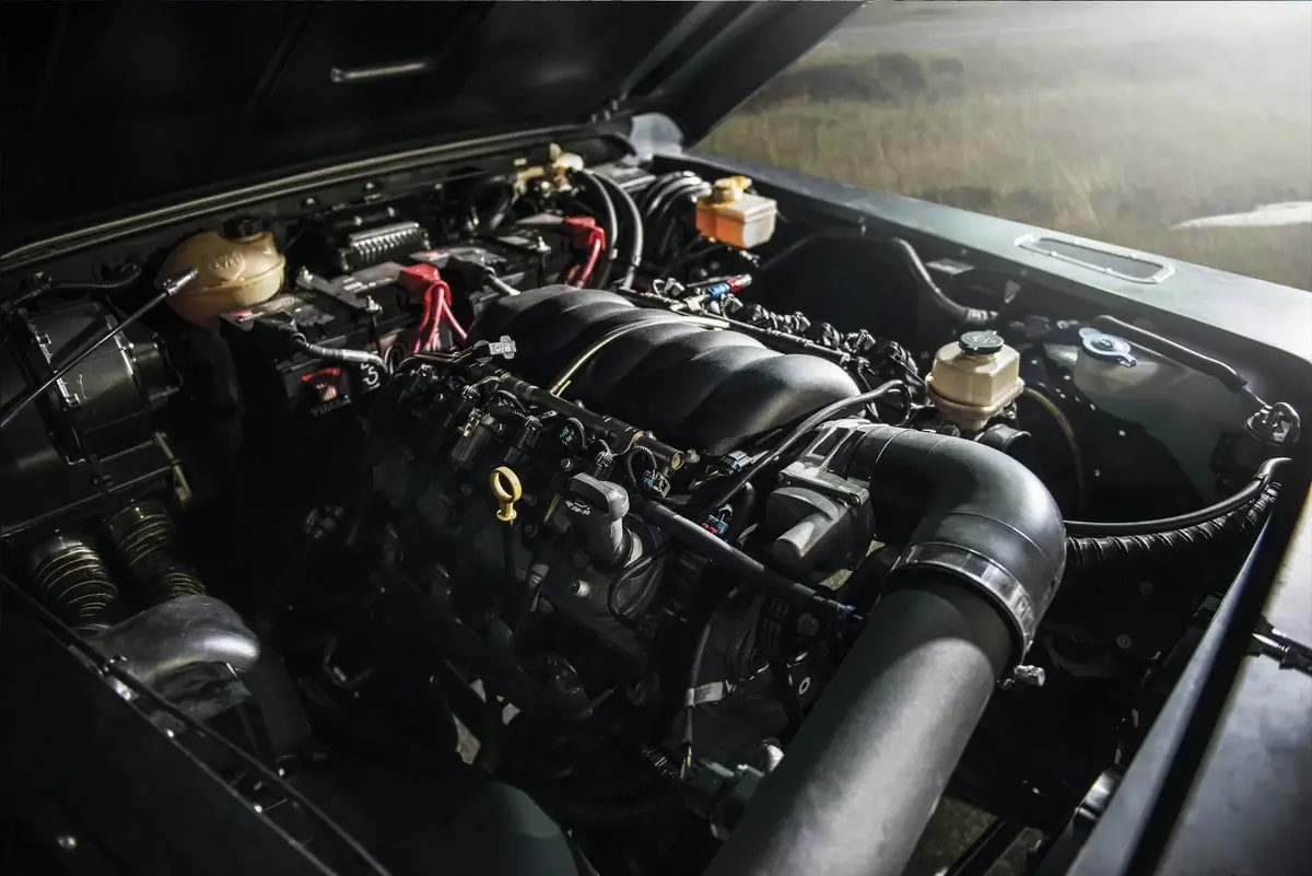 Land Rover Defender (1991-2016) 6.2L Engine Conversion 1