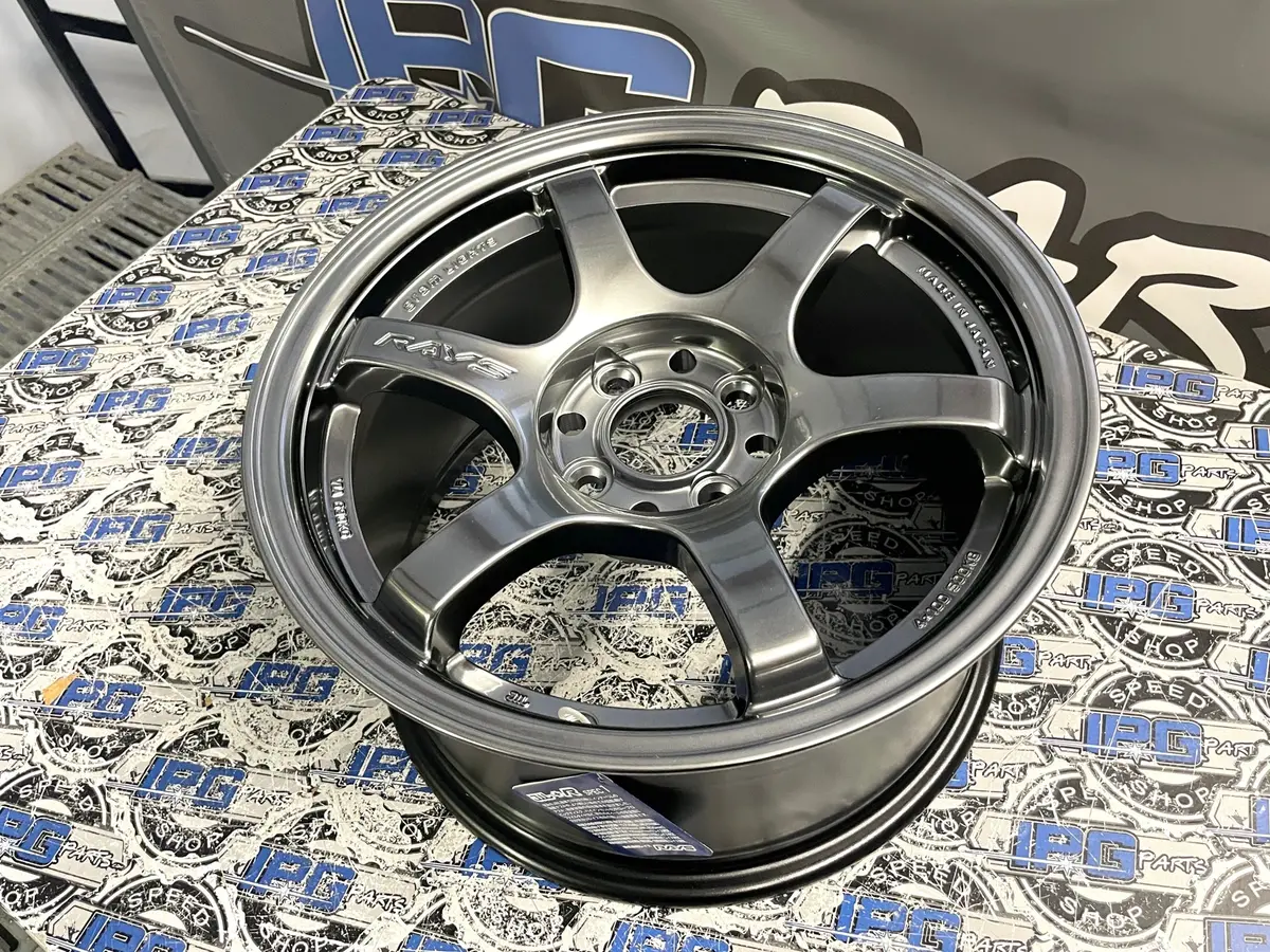 Rays Gram Lights 57Dr 15X8 - 4X100 +35Mm - Grace Silver 1