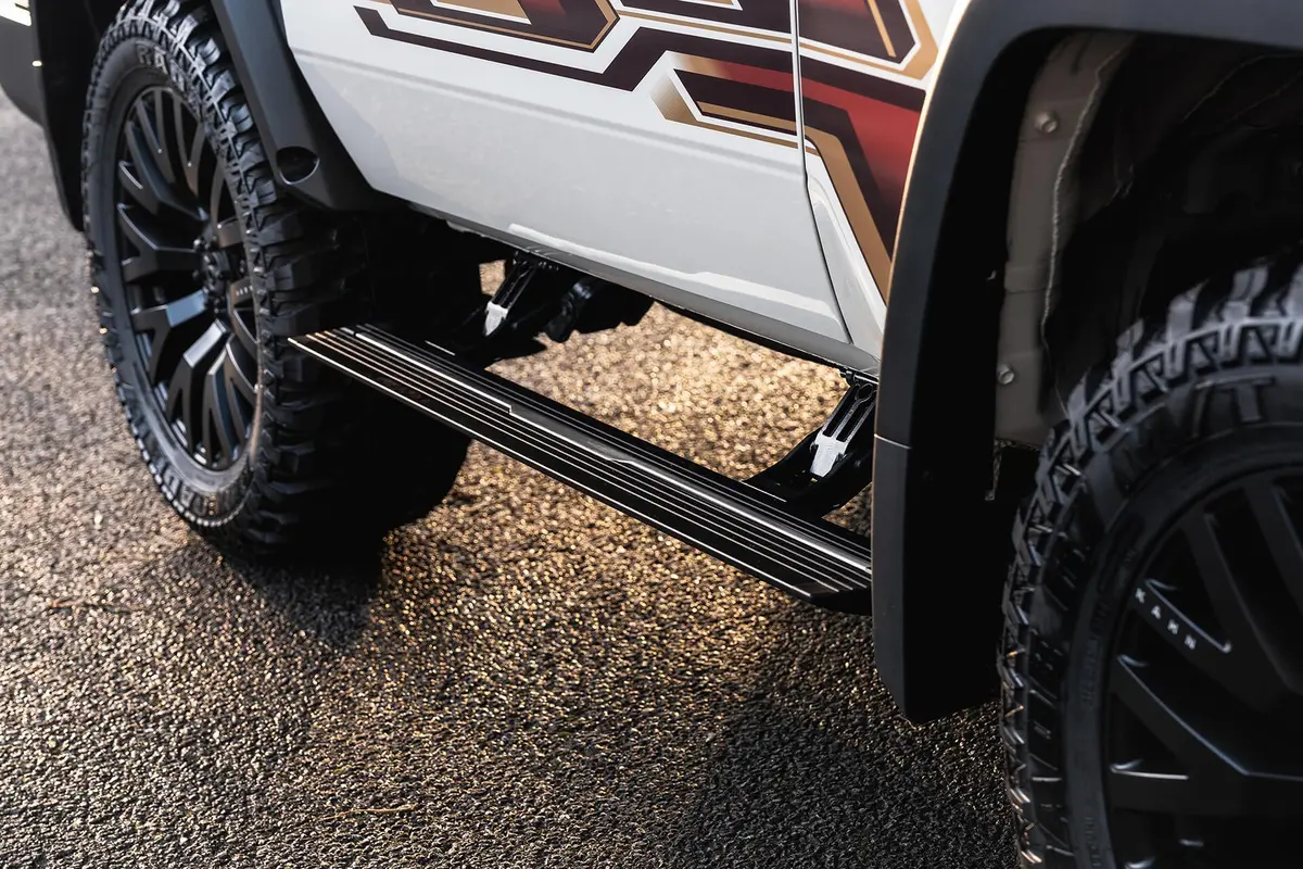 Electric Side Steps For Toyota Land Cruiser 70 (2023 Onwards) 1