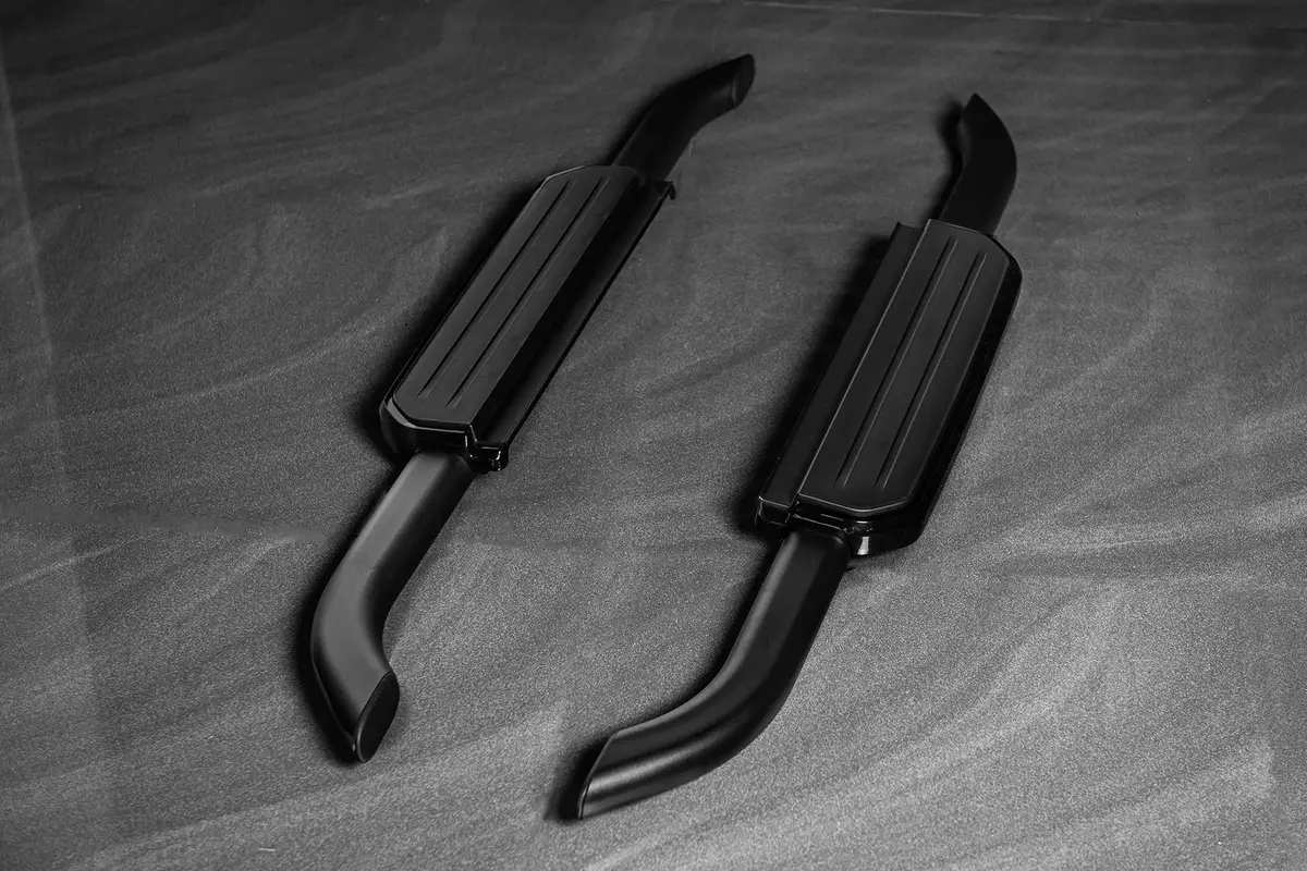 Side Steps For Land Rover Defender 90 (2020 Onwards) 1
