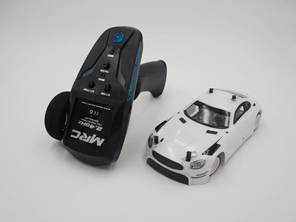 Launch Promo Bundle : Mrc01 Ready To Run 1/28 Rwd Car Kit (White) 1