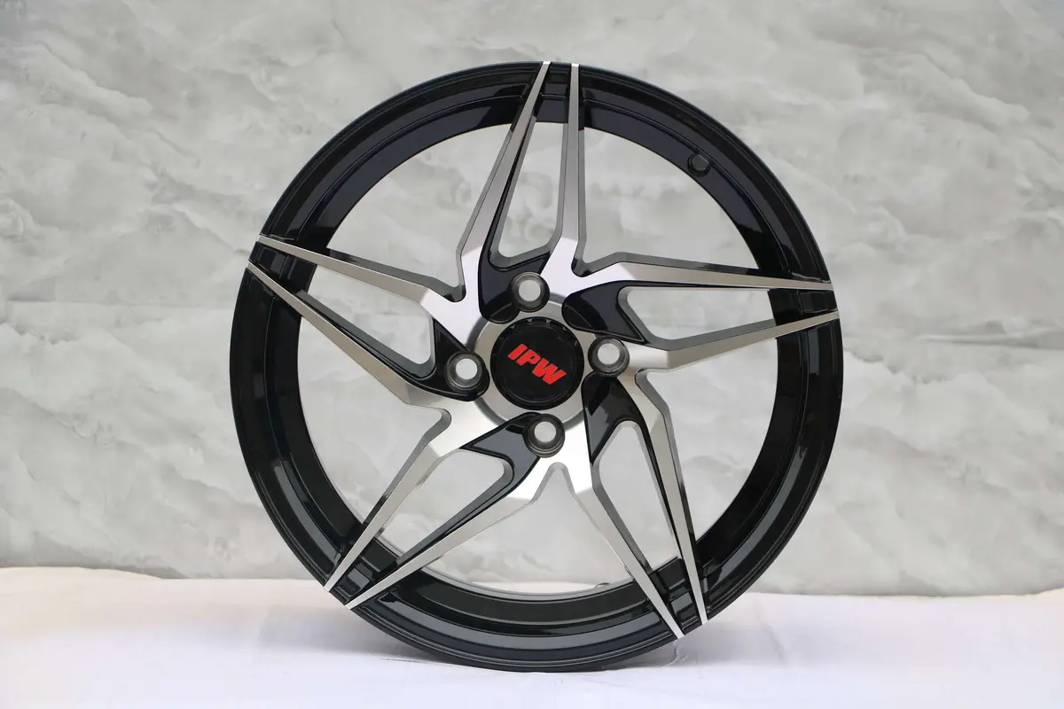 15" Diamond Style Wheels 1