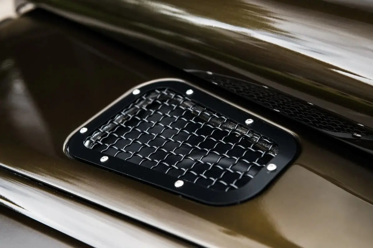 Land Rover Defender (1991-2016) Bonnet Vents With Stainless Steel Mesh (Pair) 1