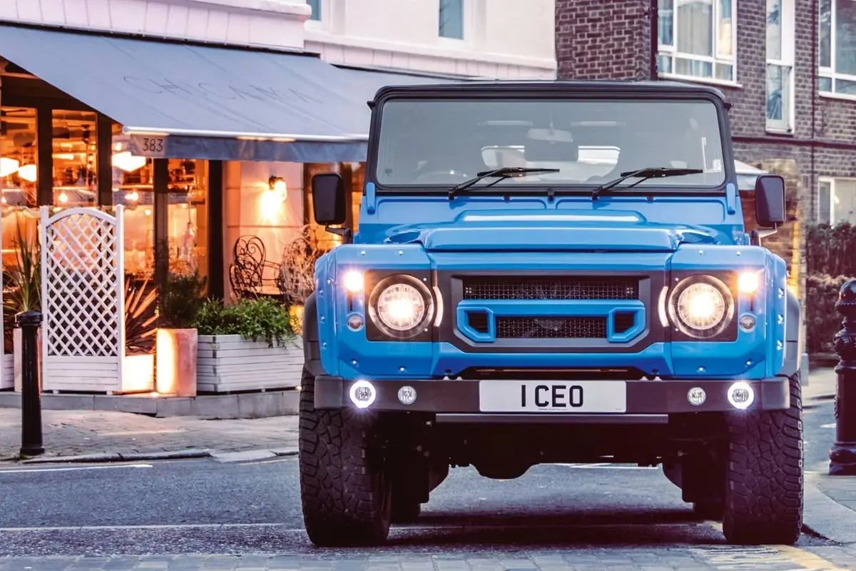 Land Rover Defender (1991-2016) Front Bumper With Lights 1
