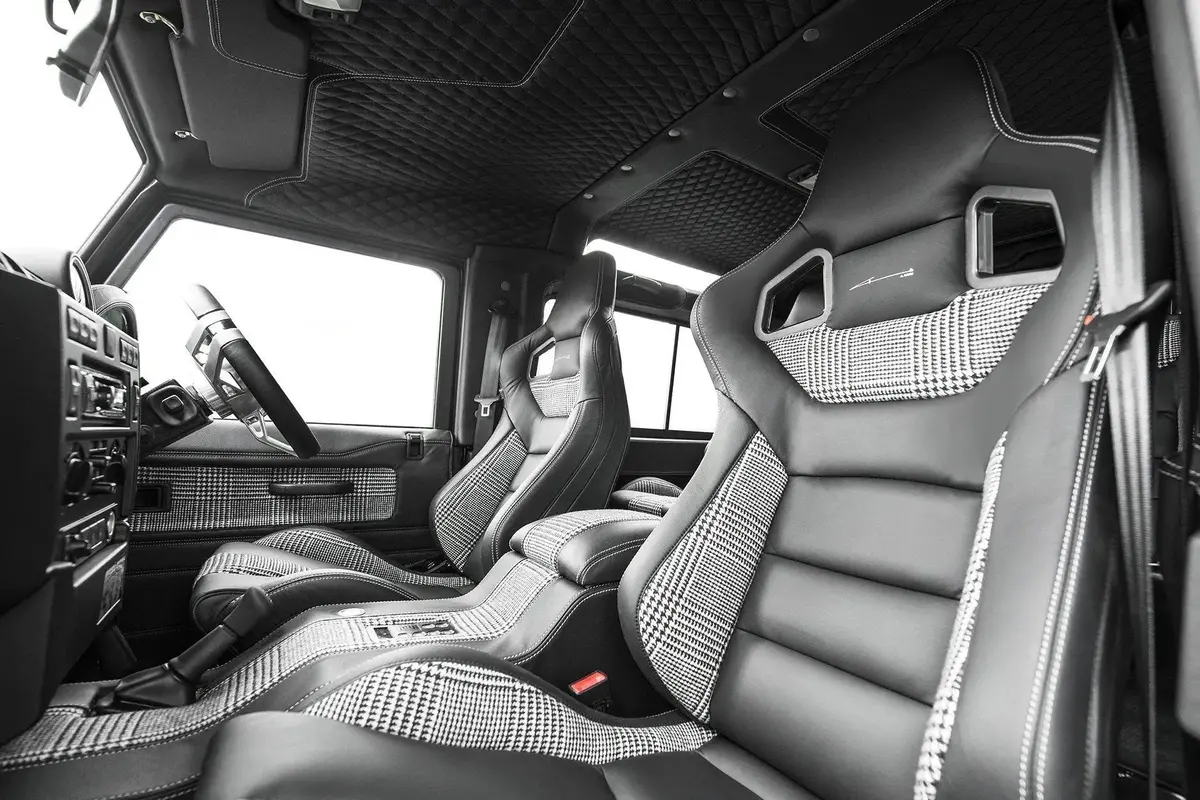 Land Rover Defender 90 (1991-2016) Roof Lining 1