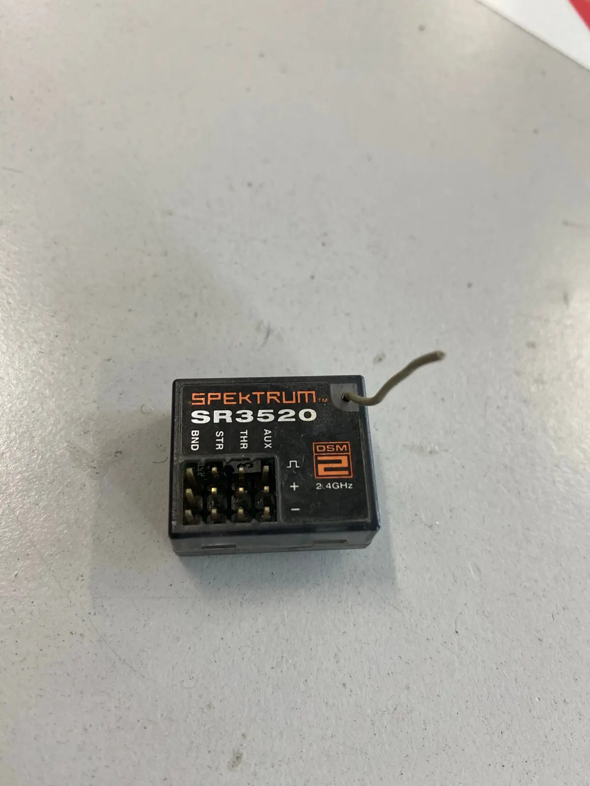 Pre Owned Spektrum Receiver Sr3520 1