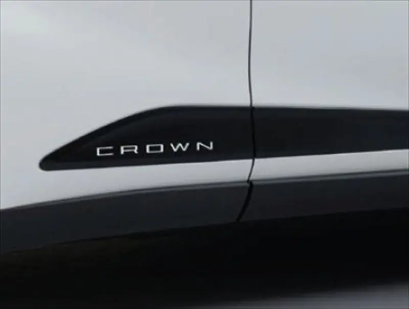 『クラウン クロスオーバー』 純正 Tzsh35 Azsh35 サイドエンブレム（Crown） パーツ トヨタ純正部品 ドレスアップ ワンポイント オプション アクセサリー 用品 1