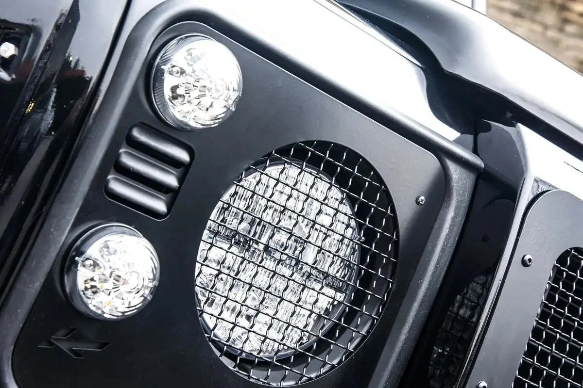 Land Rover Defender (1991-2016) Headlight Covers With Mesh 1