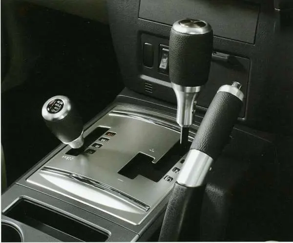 『パジェロ』 純正 V98w V97w V93w V88w 革巻シフトノブ（トランスファーシフトノブ） パーツ 三菱純正部品 本革巻き 皮巻き レザー Pajero オプション アクセサリー 用品 1