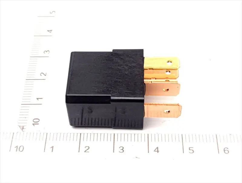 『図の82766』スタータのリレーのみ Mr515994 ランサー/ランサーセディア用 三菱純正部品 M122m 1