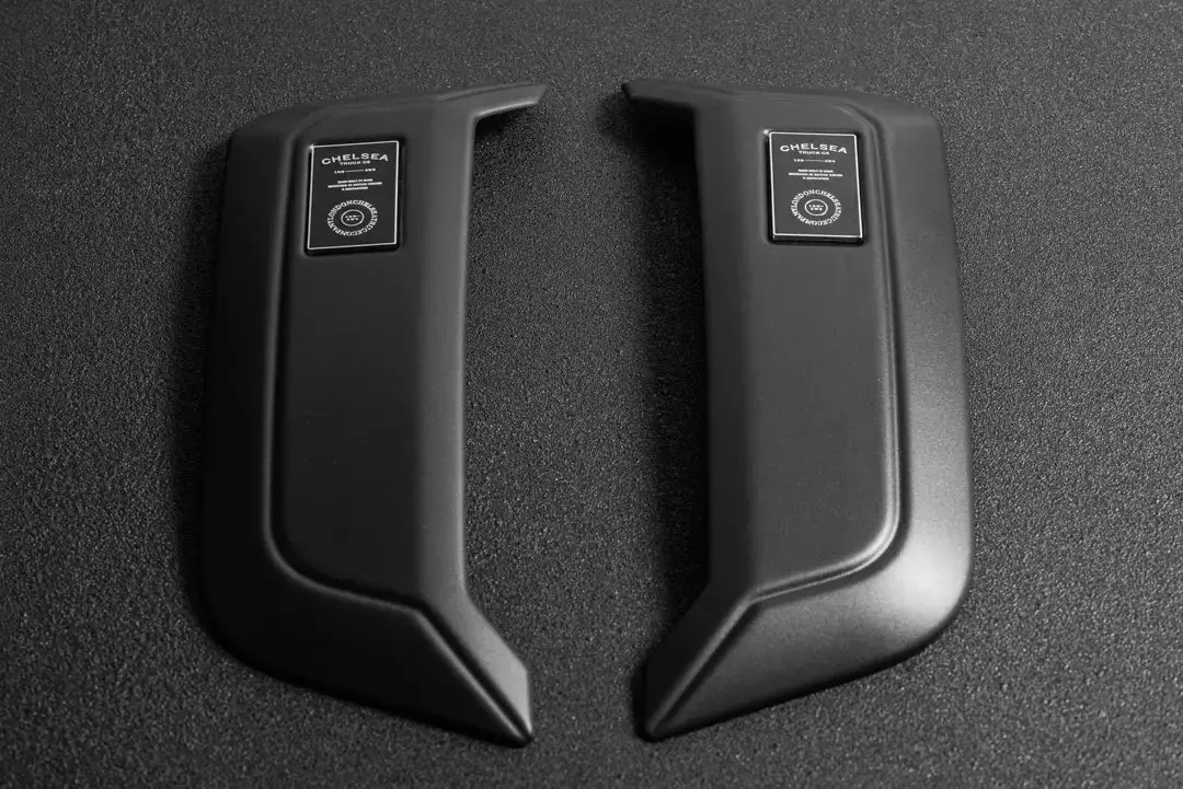 Side Vents And Ctc Badges For Land Rover Defender (2020 Onwards) 2