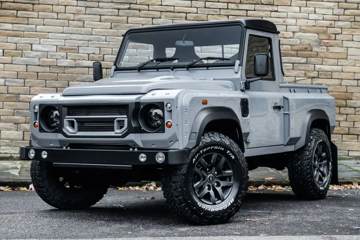 Land Rover Defender 90 (1991-2016) 50Mm Suspension Lift Kit | Coil Springs & Shock Absorbers 1