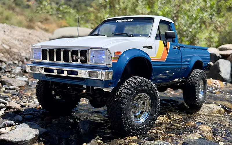 Rc4wd Trail Finder 2 Rtr W/1982 Toyota Pickup Hard Body Set (Blue) 1